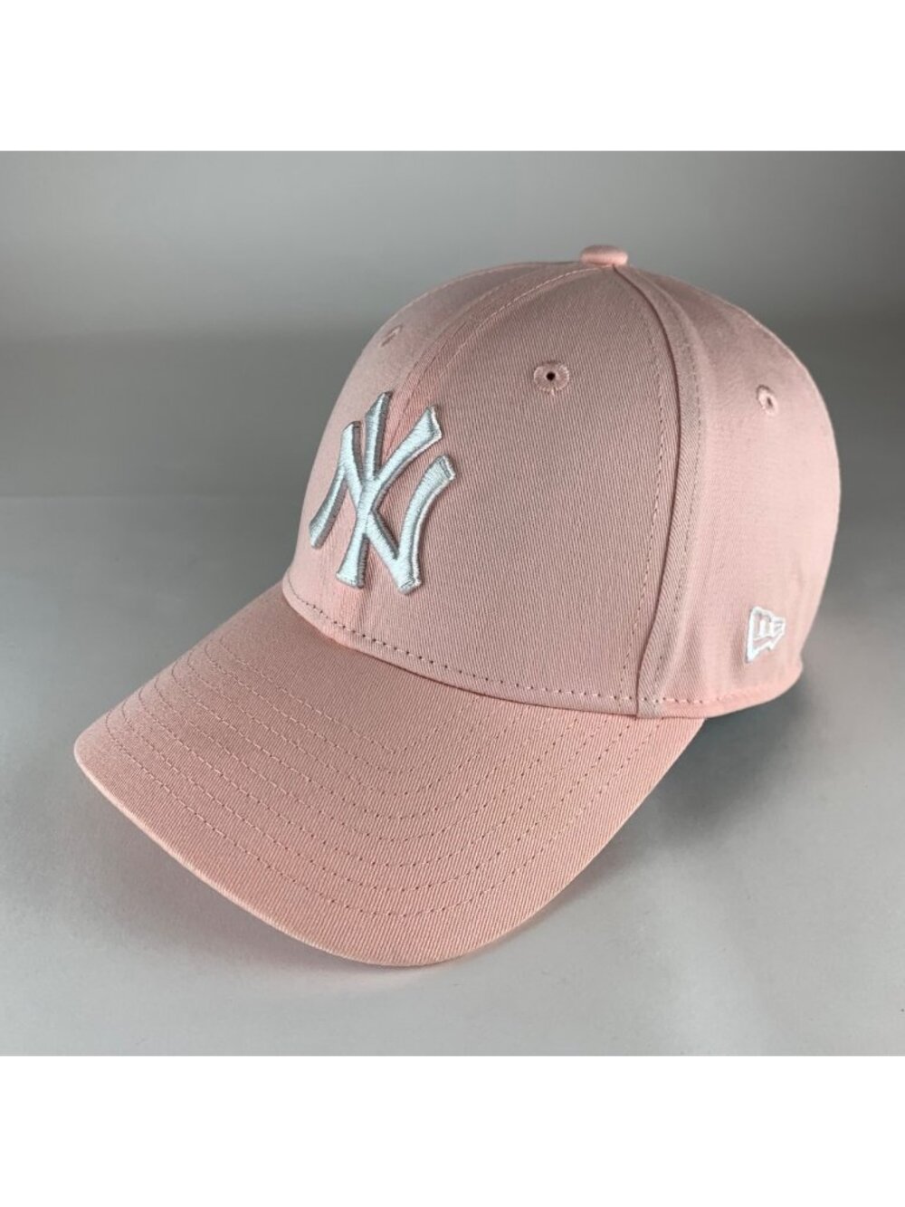 New York Yankees MLB Womens Pink New Era 9Forty Strapback Hat